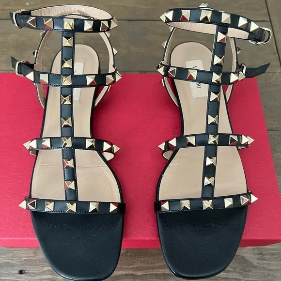 ✨Valentino Rockstud✨ Black Leather Ankle Strap Sandal - Picture 3 of 11